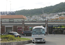 ■阪急箕面線「箕面」駅　約1570ｍ（徒歩約20分）車4分